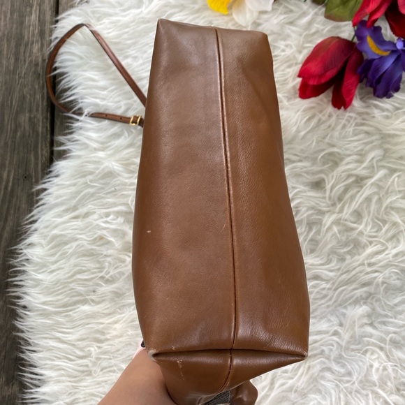 🌺 HP🌺💯 authentic Burberry bag🌺 - Picture 9 of 16